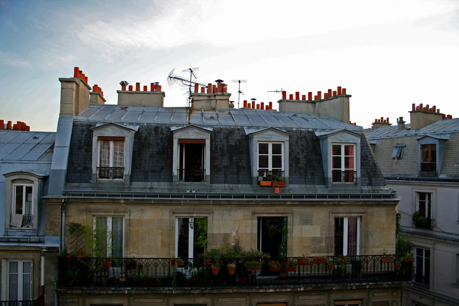 Façade d’un immeuble ancien en copropriété